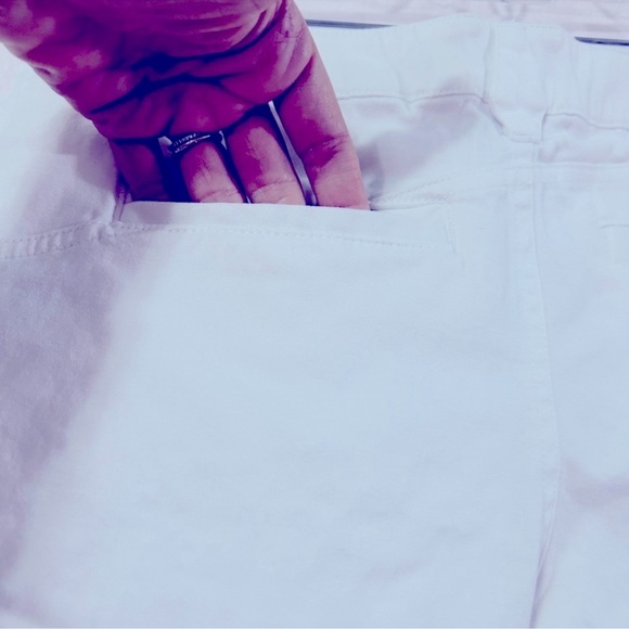 Volcom White Shorts Sz 5 (26/27) EXCELLENT CONDITION - Picture 8 of 8